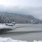 Na Vasi 아파트
